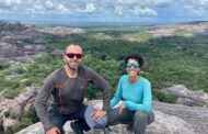 O casal que viaja em trailer há três anos para conhecer os 74 parques nacionais do Brasil