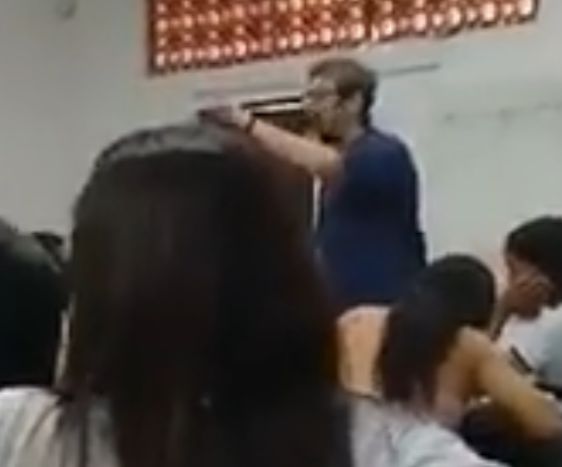 Professor ataca policiais e pastores em sala de aula: ”Falo a verdade, quem mente são aqueles imbecis e vagabundos”; VEJA VÍDEO