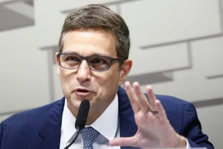 BRASIL: PRESIDENTE DO BANCO CENTRAL DÁ “AULA” PARA SENADORES DE ESQUERDA EM AUDIÊNCIA