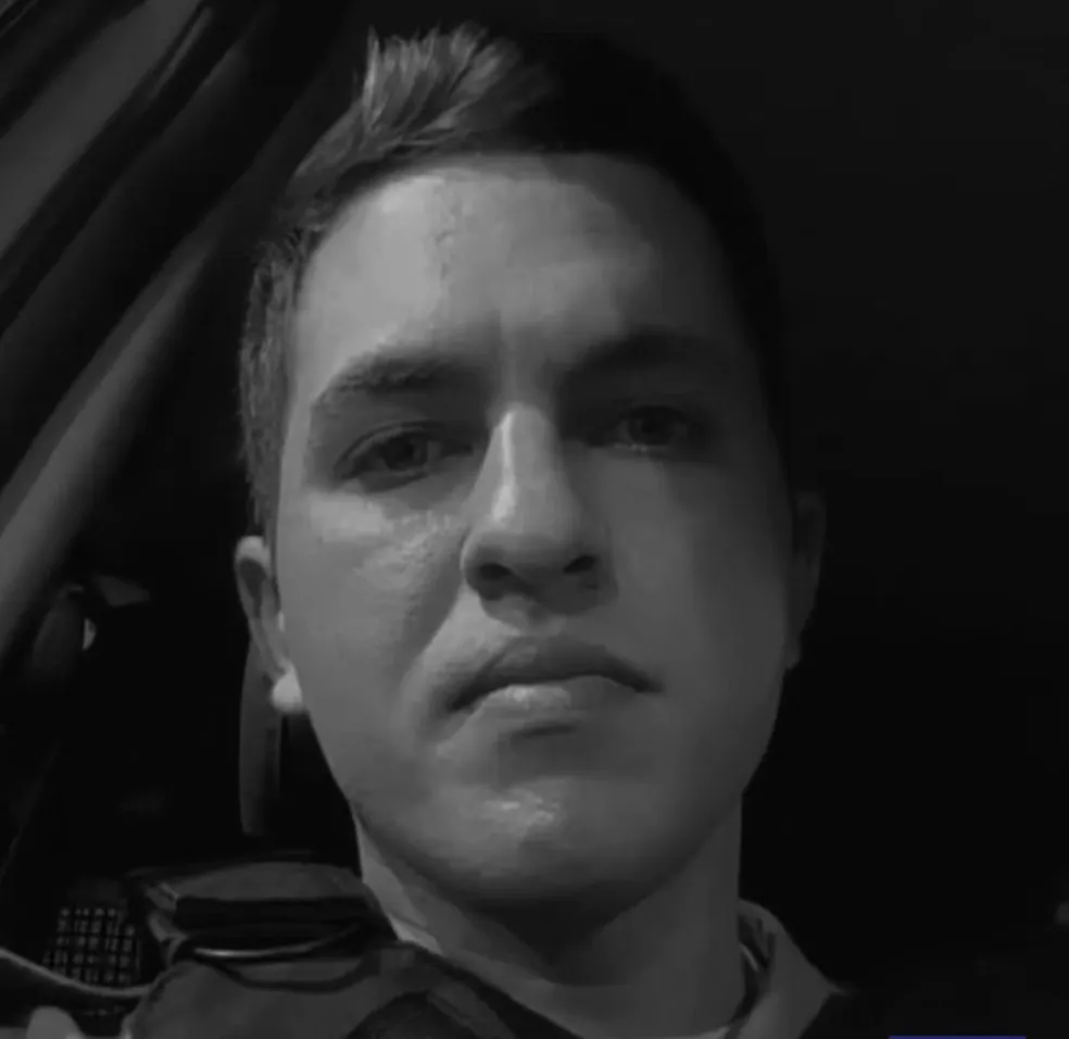 Atleta de Crossfit mostrado em video sendo carregado ao passar mal durante competição em Maceió; ele faleceu momentos depois