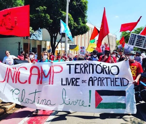 Militantes de extrema esquerda barram feira israelense na Unicamp; VEJA VÍDEO
