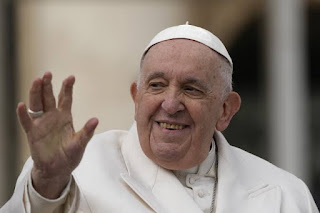 MUNDO: PAPA FRANCISCO SE ASSUME COMUNISTA E CRITICA “ULTRADIREITA”