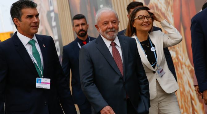 Imprensa portuguesa se “assusta” com o tamanho da comitiva de Lula na visita ao país; VEJA VÍDEO