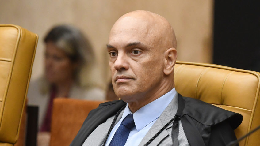 AGORA: Moraes manda soltar 12 pessoas detidas em frente a quartéis