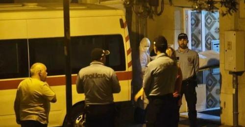 Polícia invade apartamento e descobre que filha guardava corpo de pai por 15 anos