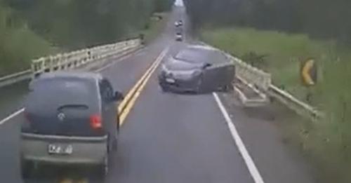 VÍDEO: Câmera flagra batida entre carro e caminhão que matou madrasta e enteado