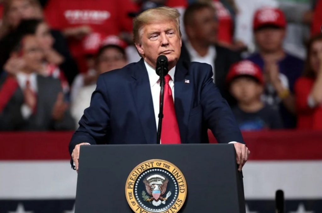 Mesmo sendo rivais de Trump nas prévias, republicanos se unem para defender ex-presidente