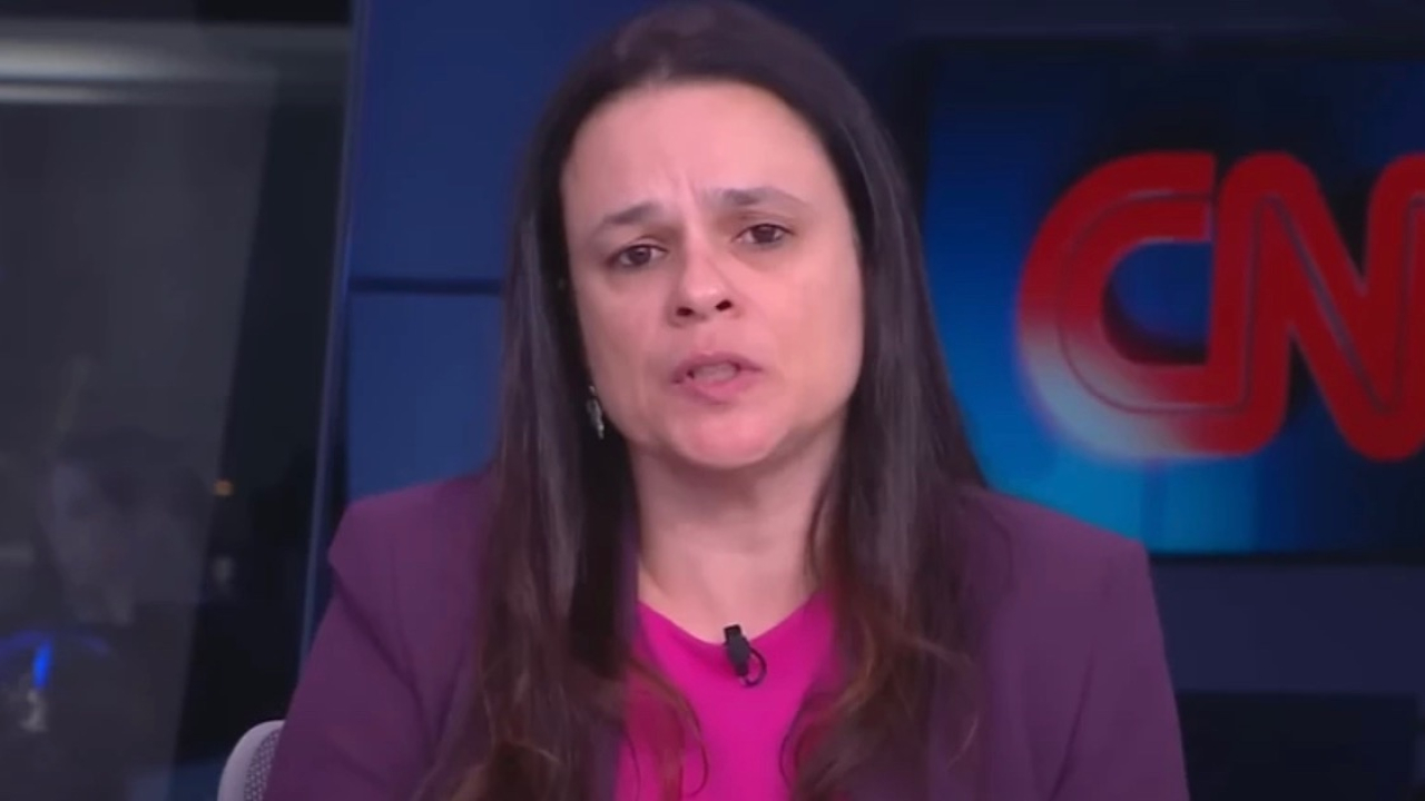 “É A MORTE DA DEMOCRACIA”, DIZ JANAÍNA PASCHOAL SOBRE PL