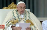 Papa Francisco minimiza comunismo e critica ‘ultradireita’
