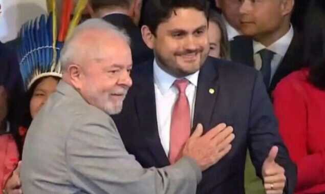 “Faz o L” – Governo Lula aprova aumento de 5,4% nas tarifas dos Correios