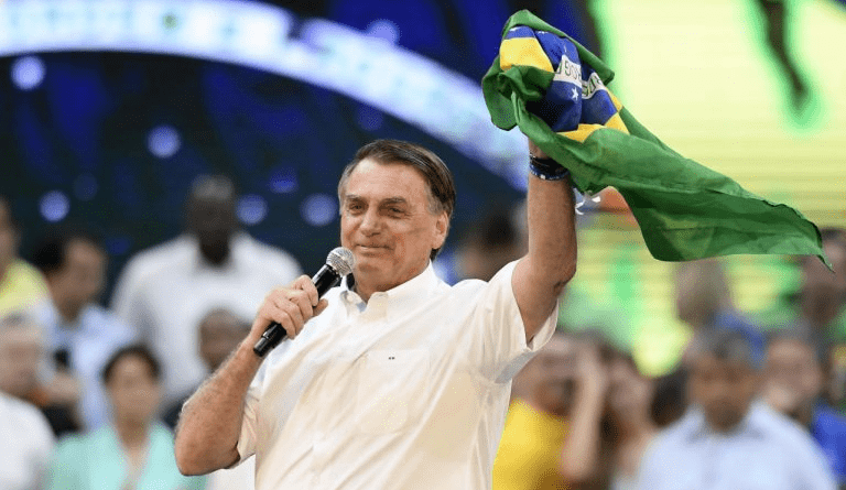 Folha de S.Paulo desperta a ira da esquerda por editorial sobre Bolsonaro