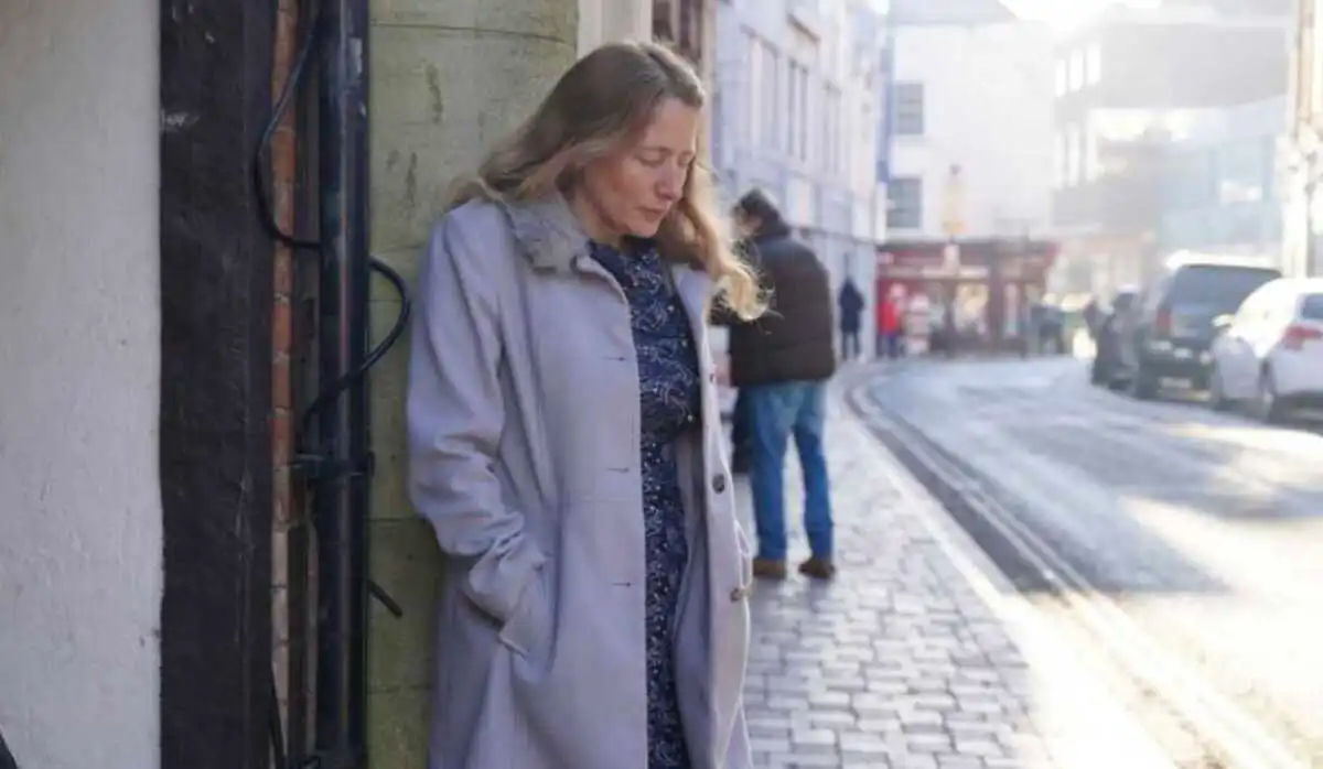 Mulher presa por orar contra aborto é proibida de orar em frente à igreja