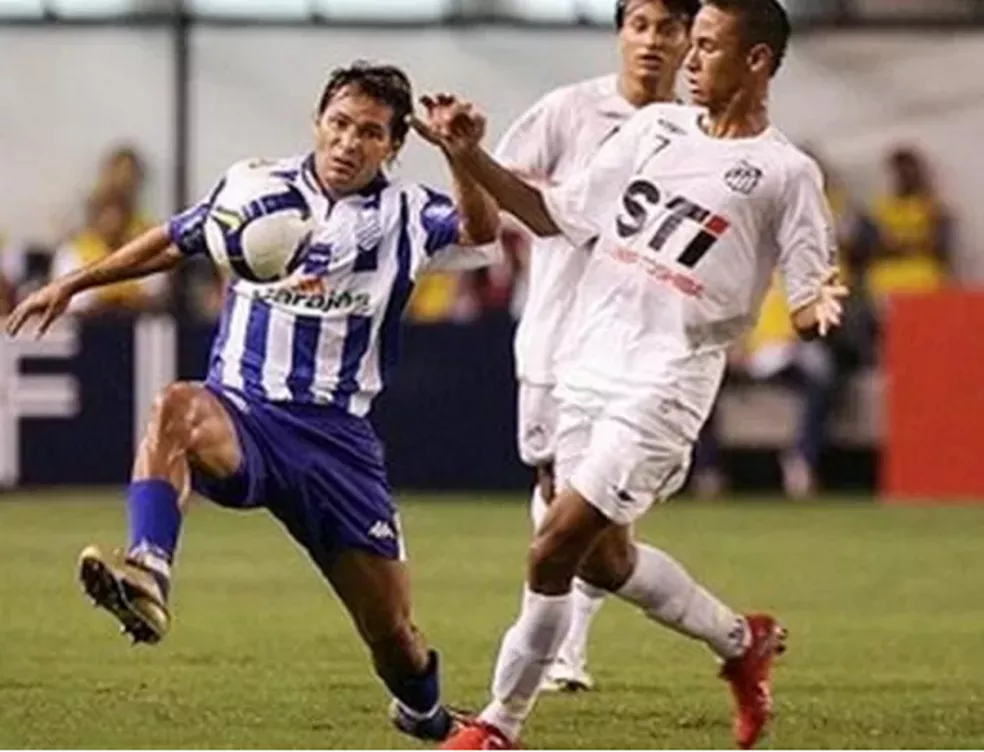 Com jornadas históricas contra Vasco e Santos, CSA tenta superar o Inter para avançar na Copa do Brasil