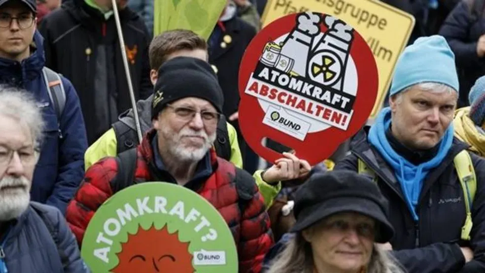 'Fim de uma era': a decisão da Alemanha de abolir energia nuclear após 60 anos