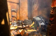 Casa fica destruída depois de ser atingida por incêndio em Lagoa da Canoa, AL