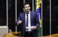 Ação de Kim Kataguiri contra Flávio Bolsonaro é arquivada e senador afirma: ”Acreditou na falsa narrativa”