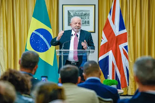 MUNDO: EM LONDRES, LULA OUVE PERGUNTA EM PORTUGUÊS E NOVAMENTE DIZ QUE NÃO ENTENDEU