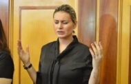 Andressa Urach decide voltar para a igreja