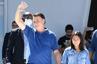 BRASIL: DEPUTADA QUER OBRIGAR BOLSONARO A VACINAR FILHA PARA COVID