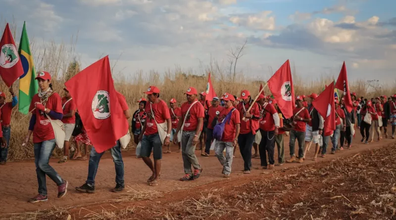 Em audiência, senadores cobram fim da omissão do governo Lula sobre invasões