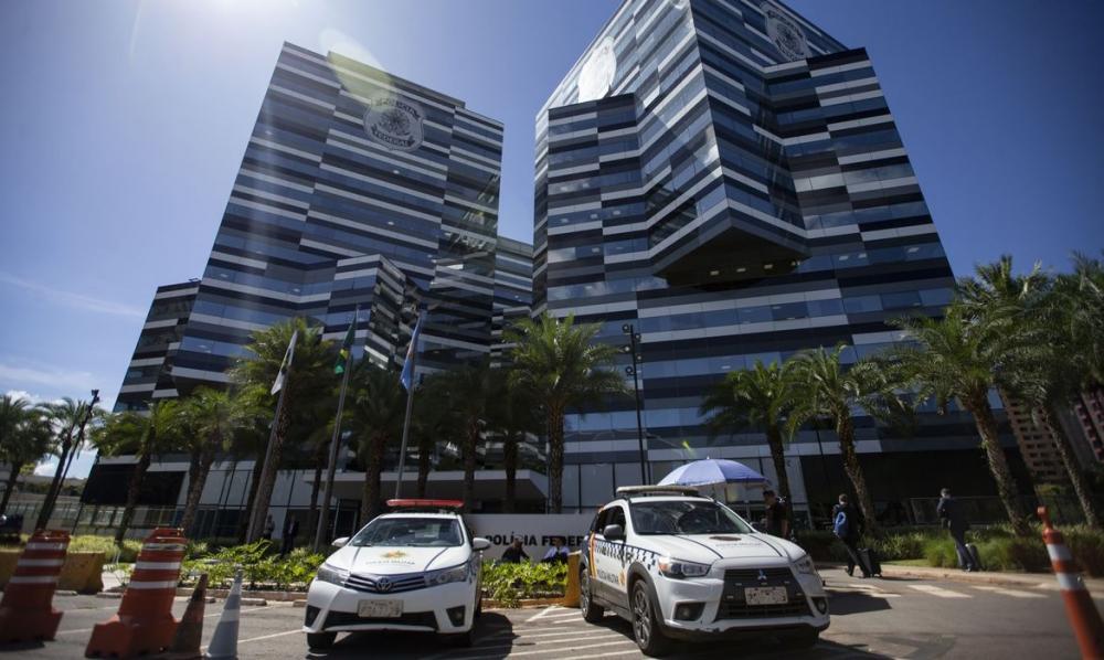 Bolsonaro deixa sede da Polícia Federal após mais de 3 h de depoimento