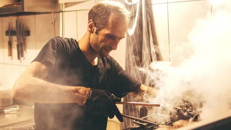 Restaurantes usam calor da cozinha para gerar sua própria energia
