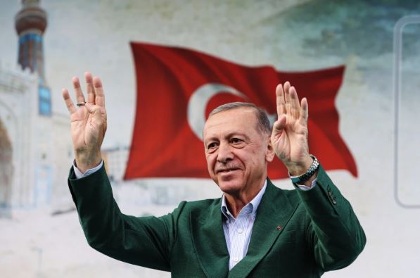 URGENTE: Erdogan é reeleito presidente da Turquia
