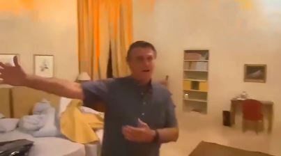 Bolsonaro mostra quarto que ficou em uma de suas viagens a Europa: “custo zero, fico na embaixada”; VEJA VÍDEO