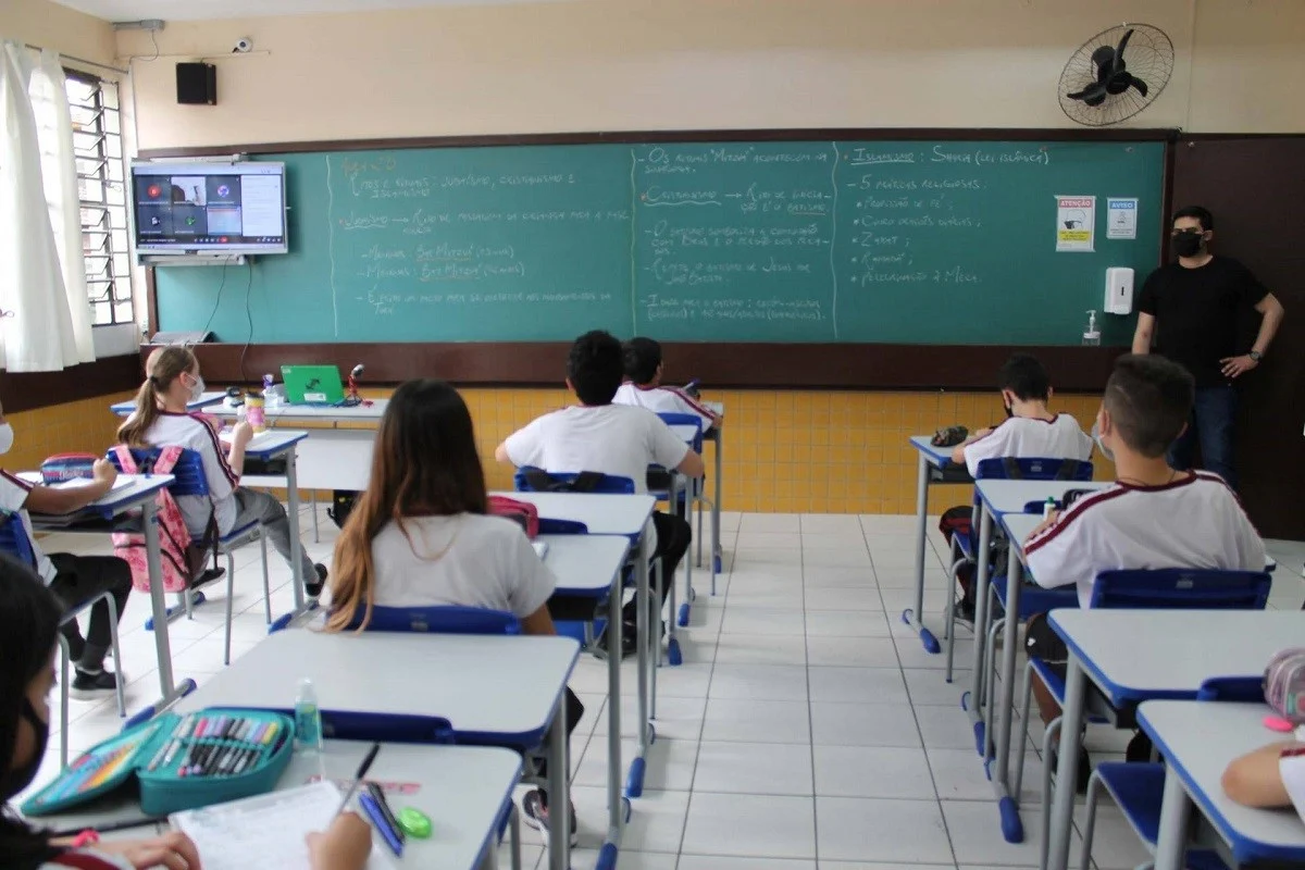 Concurso SEED PR tem mais de 76 mil inscritos para 1.256 vagas