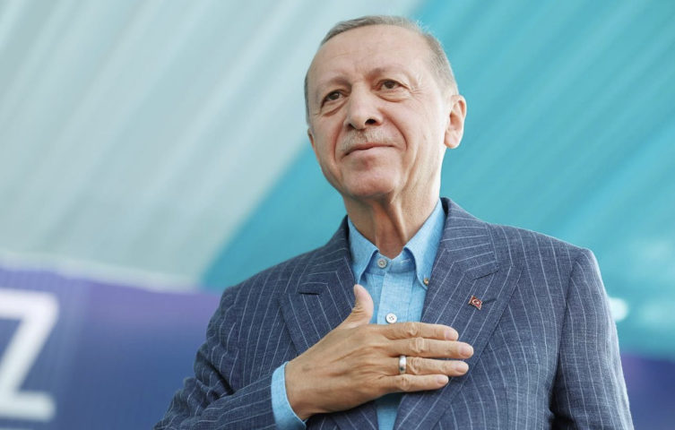 Presidente Erdogan é reeleito na Turquia