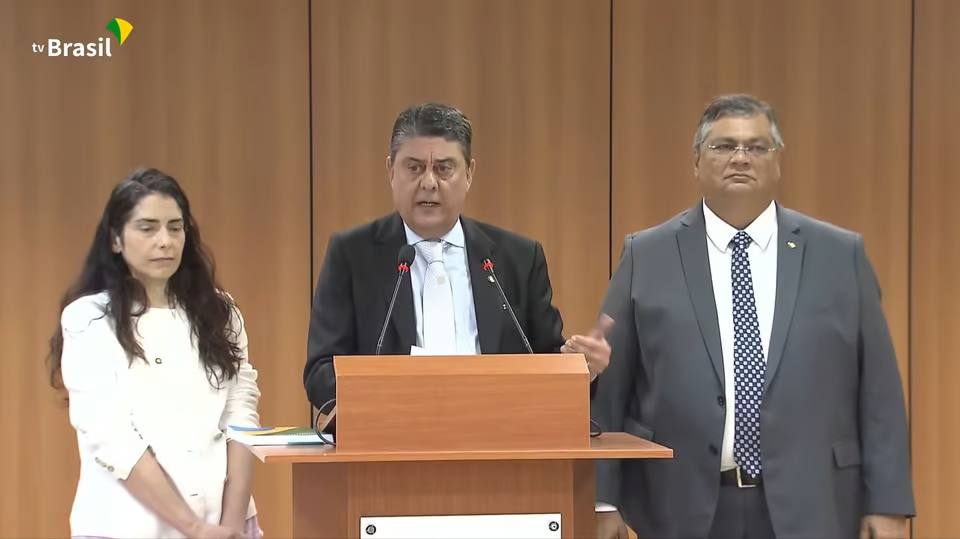 Além de obrigar Google a retirar mensagem sobre PL da Liberdade de Expressão, governo ordena que empresa diga claramente que é contra o projeto