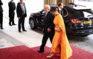 Janja vai a jantar Real com vestido chamativo e vira meme : “abóbora”; VEJA