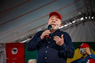BRASIL: DEPUTADO RECLAMA DE VETO AO MST EM PALANQUE DE LULA