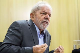 MUNDO: LULA É SURPREENDIDO POR JORNALISTA DE ESQUERDA EM ENTREVISTA E MENTE NA RESPOSTA À SUA PERGUNTA