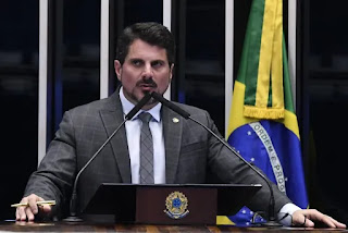 BRASIL: SENADOR ANUNCIA QUE 