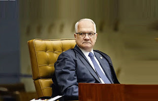 BRASIL: MINISTRO DO STF PROPÕE PENA DE 33 ANOS DE PRISÃO PARA EX-PRESIDENTE