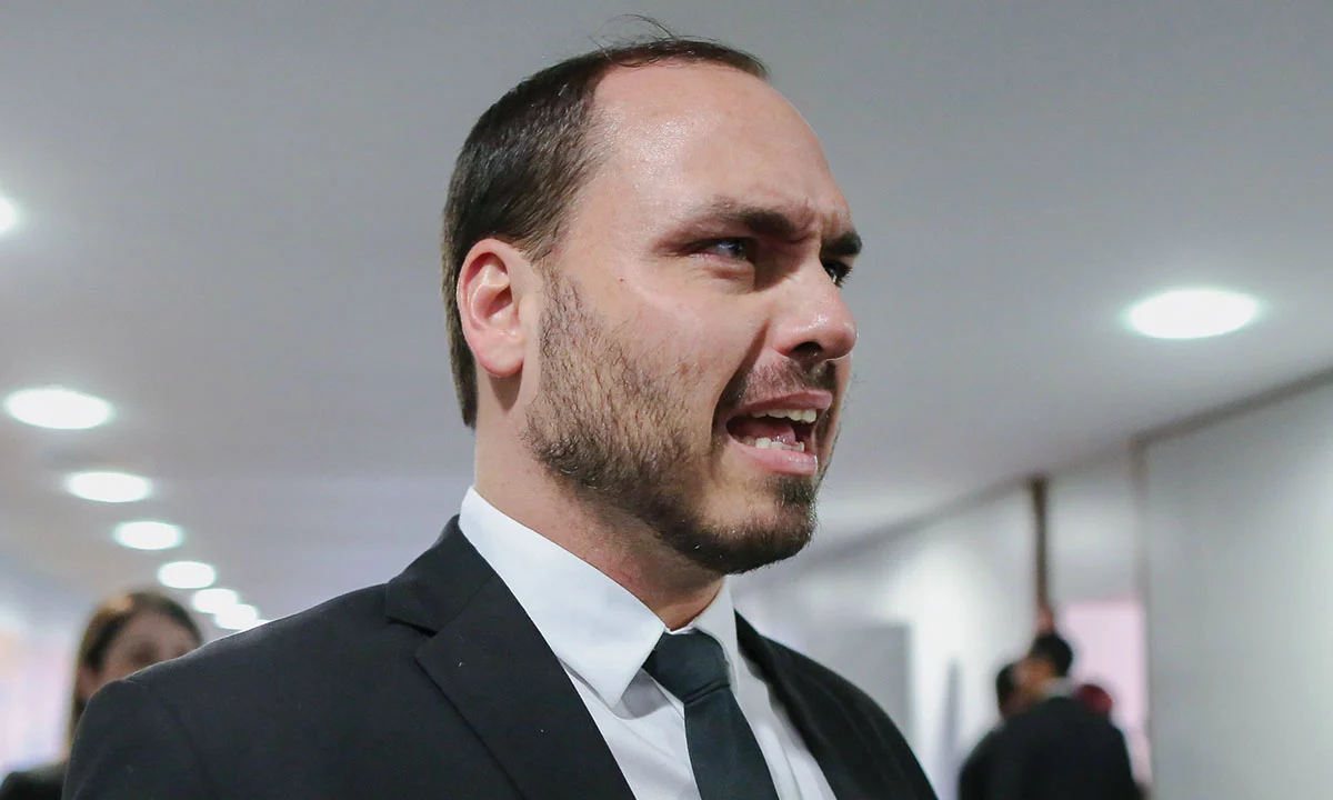 STF derruba decisão que inocentou Carlos Bolsonaro e determina novo julgamento ... Leia mais em https://www.cartacapital.com.br/politica/stf-derruba-decisao-que-inocentou-carlos-bolsonaro-e-determina-novo-julgamento/. O conteúdo de CartaCapital está protegido pela legislação brasileira sobre direito autoral. Essa defesa é necessária para manter o jornalismo corajoso e transparente de CartaCapital vivo e acessível a todos