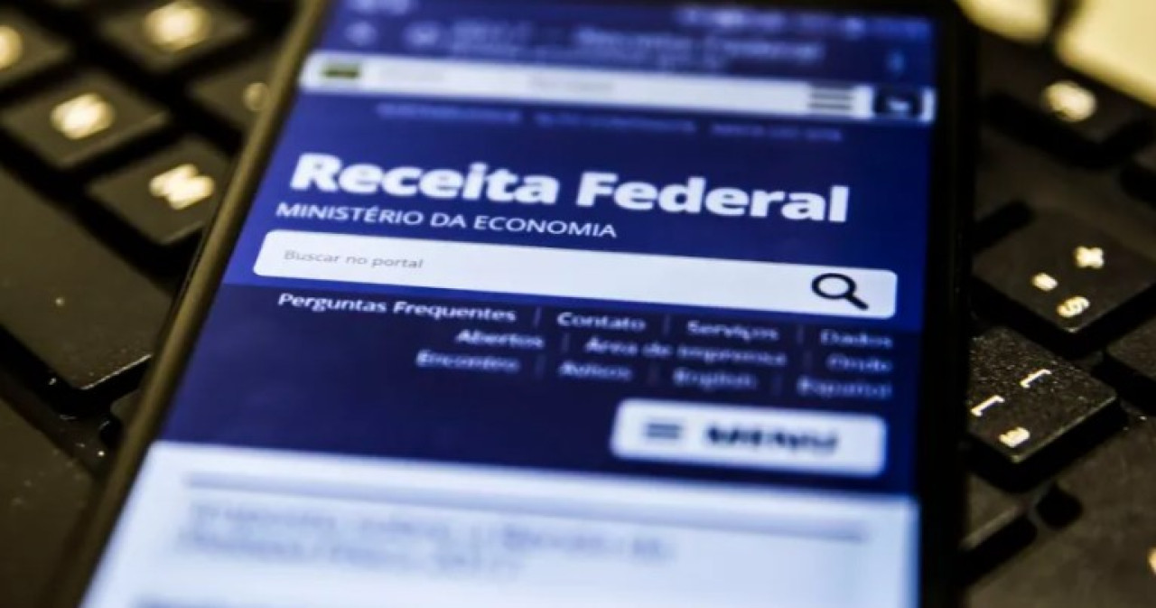 PRIMEIRO LOTE DE RESTITUIÇÃO DO IMPOSTO DE RENDA 2023 VAI PAGAR R$ 7,5 BILHÕES NA PRÓXIMA QUARTA (24), MAIOR VALOR DA HISTÓRIA