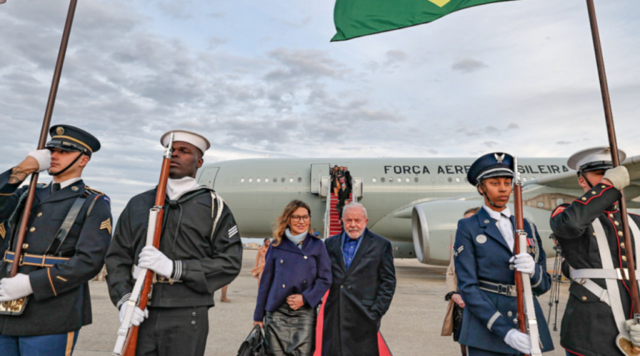 LULA QUER AVIÃO PRESIDENCIAL MAIOR E FAB CEDERÁ AIRBUS 330