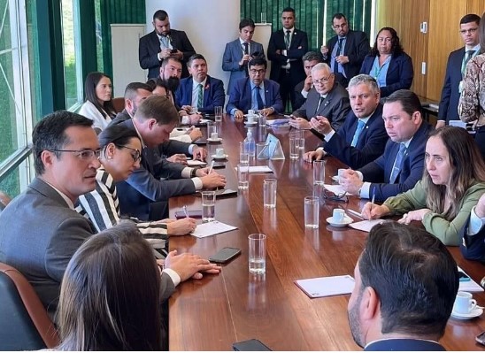 Marcel Van Hattem alerta, frente a frente, comandantes das Forças Armadas: ‘a cada dia que se bate uma continência para um bandido, a situação piora’; ASSISTA!