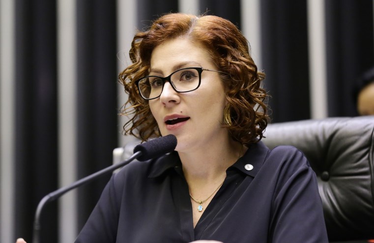 Carla Zambelli retira apoio a manifestações do dia 4: “Bolsonaro pediu”