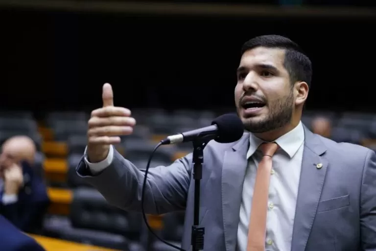 CPMI DOS ATOS: CONFIRA QUEM SÃO OS 11 PARLAMENTARES DA OPOSIÇÃO