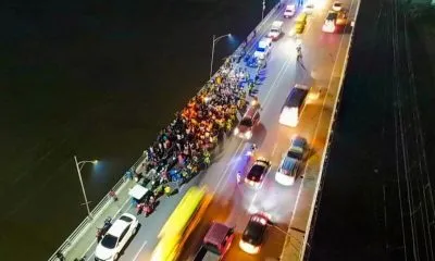 Cristãos filipinos oram em ponte onde acontece muito suicídio