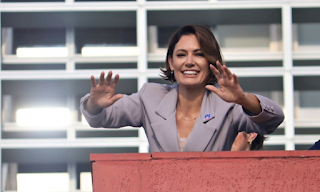 BRASIL: FLAVIO BOLSONARO FALA SOBRE POSSÍVEL CANDIDATURA DE MICHELLE