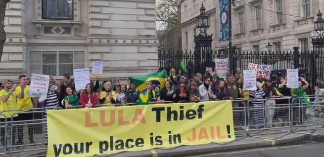 Coroação do rei Charles: A recepção de brasileiros a Lula (veja o vídeo)