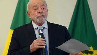 BRASIL: MESTRE DE CERIMÔNIAS INTERROMPE DISCURSO DE LULA E ANUNCIA ENCERRAMENTO