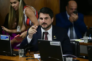 BRASIL: MARCOS DO VAL MARCA DATA PARA EXPOR IMAGENS 