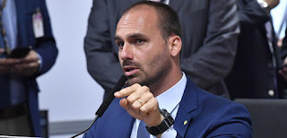 BRASIL: EDUARDO BOLSONARO CONFRONTA SENADOR PETISTA EM CPMI