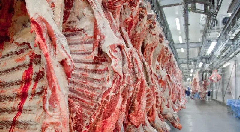 Com atuação do presidente Lula e ministro Fávaro, China libera estoque de carne bovina brasileira
