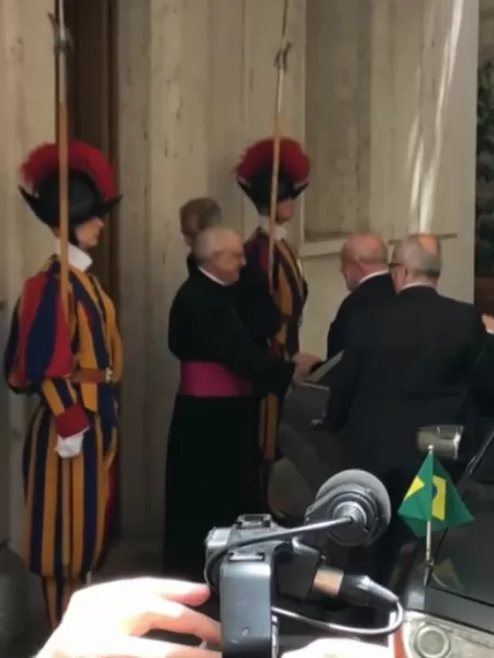 AGORA: Lula chega ao Vaticano para encontro com o Papa Francisco